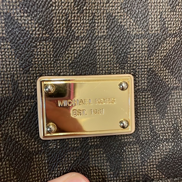 Michael kors purse and wallet set - Picture 3 of 16